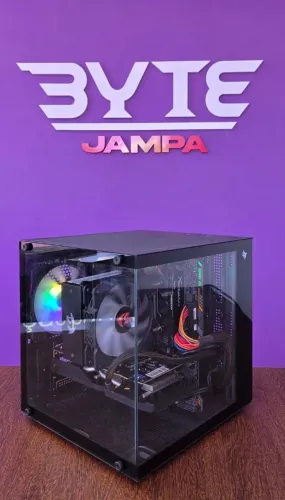 PC Gamer - I7 9700 + RX 580