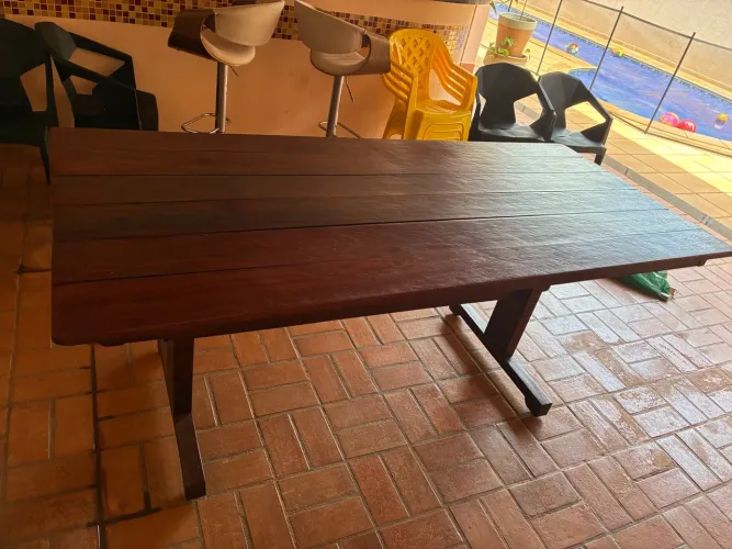 Ótima Mesa de Madeira Maciça, Oportunidade Única!!!