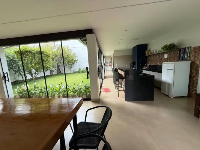 Casa, 3 quartos, 1 suíte, 302 m², 4 vagas no Residencial Jardins do Lago em Anápolis