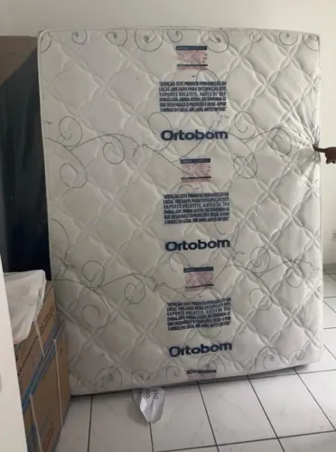 Cama queen ortobom nova