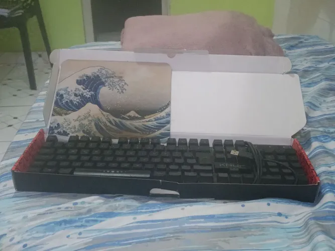 Teclado semi-mecânico Gamer KNUP Kp RGB