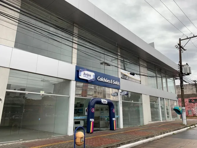 Excelente loja comercial no bairro Passo da Areia, em Porto Alegre