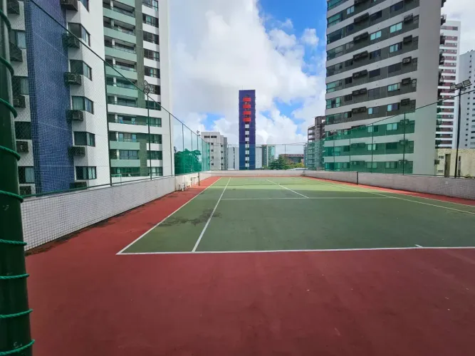 Oportunidade única de adquirir um apartamento sofisticado com vista privilegiada para o ma
