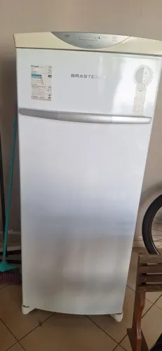 Freezer vertical BVG24 Brastemp