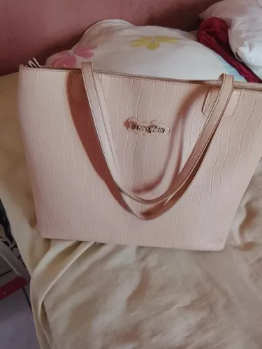 Bolsa couro fino conservada