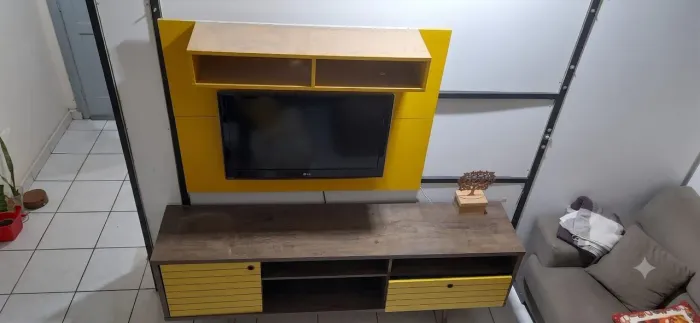 Rack com TV32" e painel