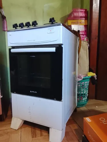 Vendo fogão 4 bocas /somente Pix ou dinheiro não parcelo