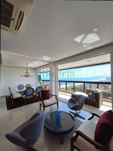 Barra Summer Dream - Posto 5: Luxo Reformado com Vista Mar Deslumbrante.