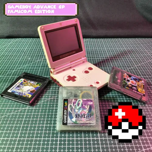Gameboy Advance SP Famicom Color Special Edition