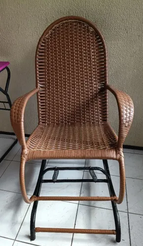 Cadeira de balanço fibra sintética