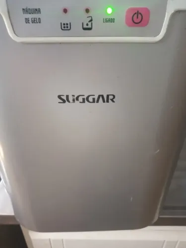 maguina de gelo suggar 12k 220v otimo estado