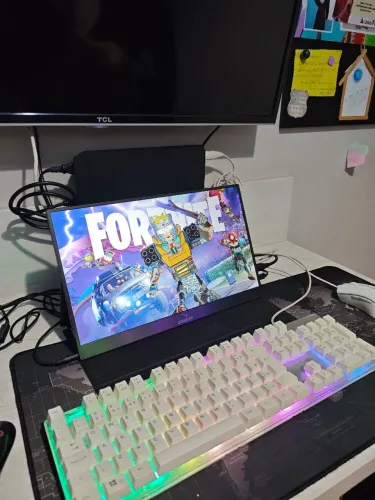 PS4 pra vender logo + 1 controle original e Fifa 2019