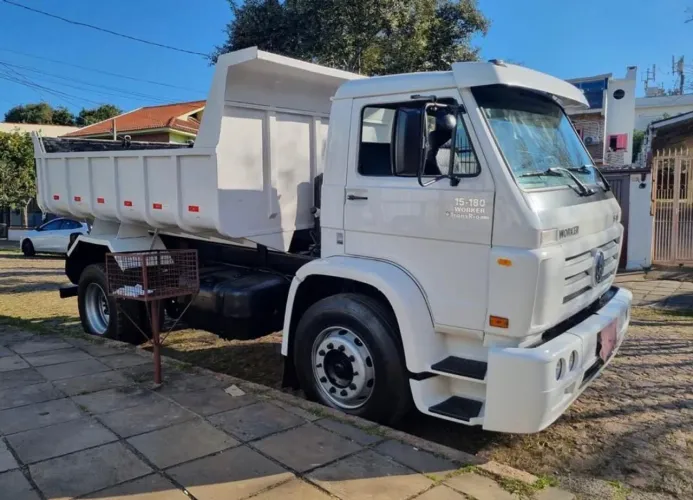 VW 15.180 CAÇAMBA 2005