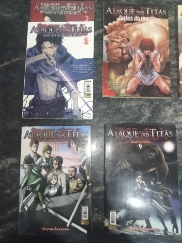 mangas de Attack on Titan (Shingeki no Kyojin) cada