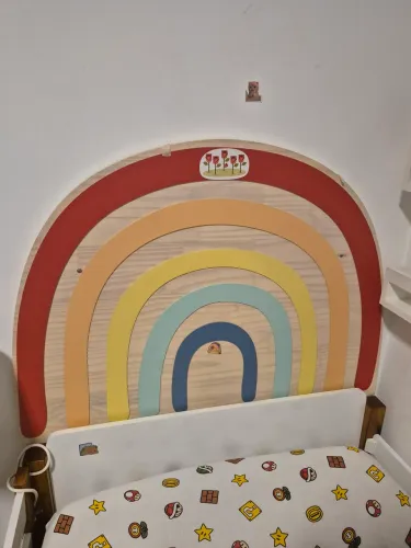 Cabeceira arco-íris infantil
