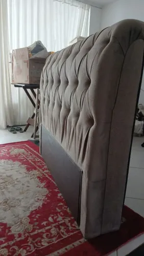 Cabeceira Estofada Chesterfield 1,40m - Linda e Sofisticada | Entrego em Vila Velha