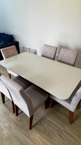 Mesa de jantar 6 lugares e Sofá retrátil 3 lugares