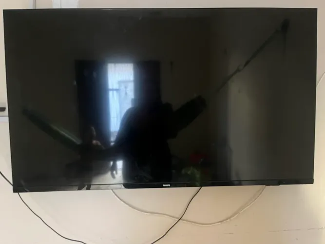 Tv Philips pra vender logo 