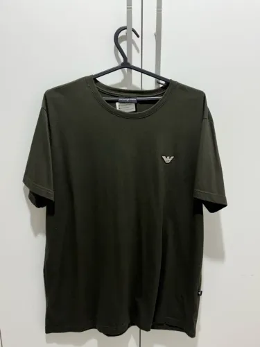Vendo camiseta da Armani!!