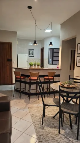 Aluguel anual/apartamento em Jurerê, com 2 quartos