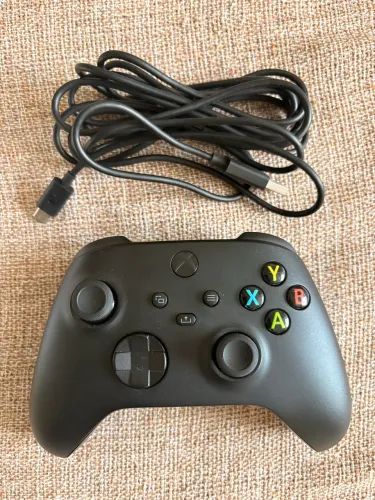 Controle Sem Fio Xbox + Cabo USB - Microsoft