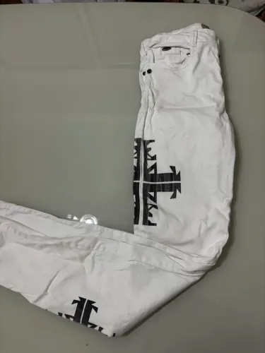 Calça jeans à venda