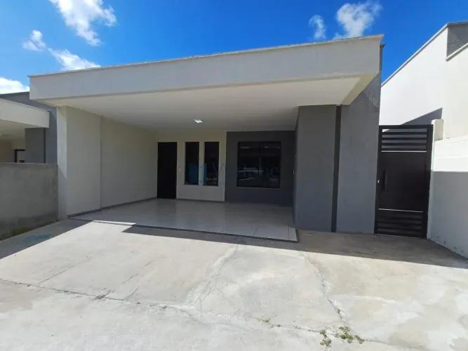 Casa em Jardim Brasil - Feira de Santana