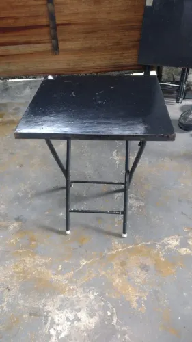Mesa de bar dobrável de metal