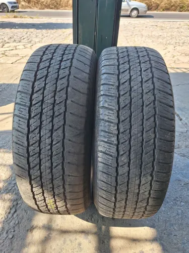 Pneus 265 60 18 Bridgestone (meia-vida)