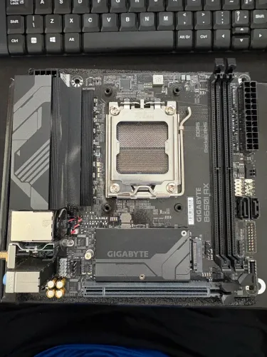 Gigabyte b650i mini itx am5