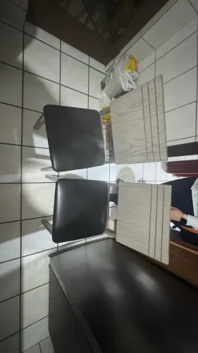 Mesa de jantar em mdf com tampo rotatório 4 cadeiras
