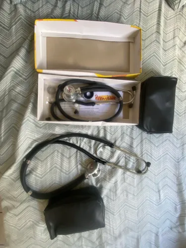 Vendo 2 esteto e 2 esfigmo, matérias para aferição de pressão