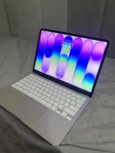 MACBOOK NEO 8gb BRANCO