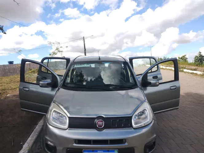 Fiat Uno Attractive 1.0 EVO Fire Flex 8V 5P 2015