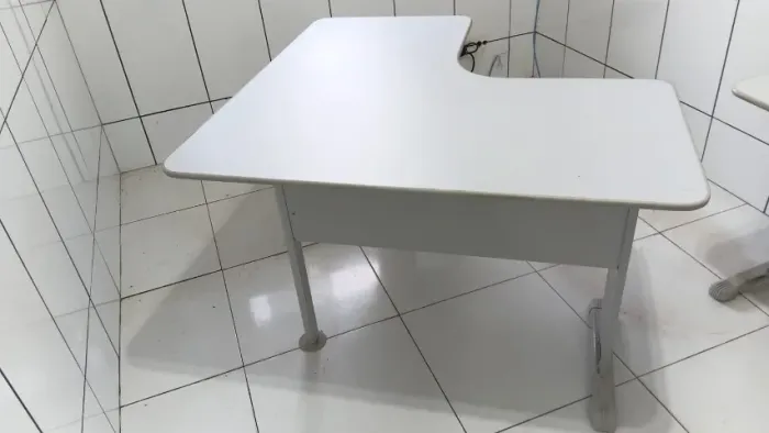 Mesa Escritório em L 1,20 * 1,20