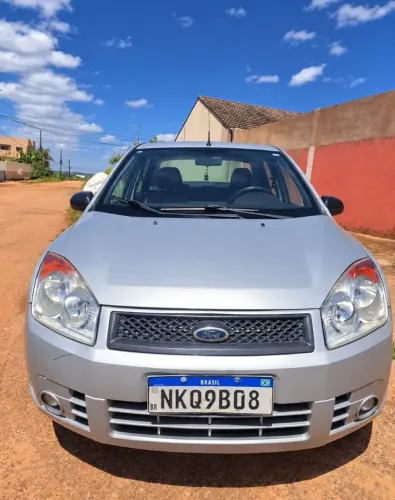 Ford Fiesta Sedan 1.0 8V Flex 4P 2010
