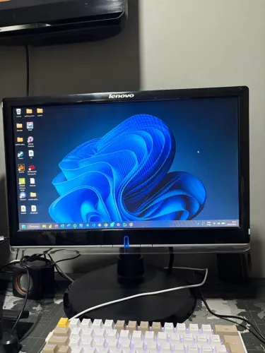 Monitor Lenovo D1960WA 18,5 *vai com cabo de força*