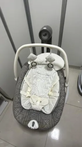 Cadeira de Balanço e Descanso Serina 2 em 1 da Joie.