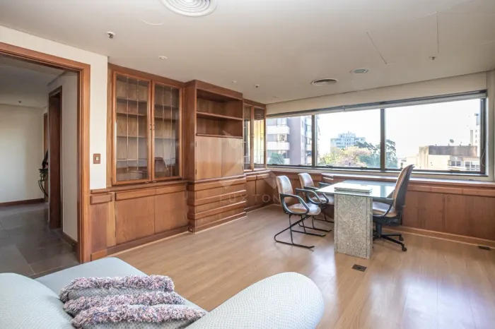 Sala comercial para comprar no Moinhos de vento com 74m²