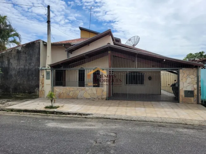 Casa para locação no Parque São Domingos em Pindamonhangaba/SP.