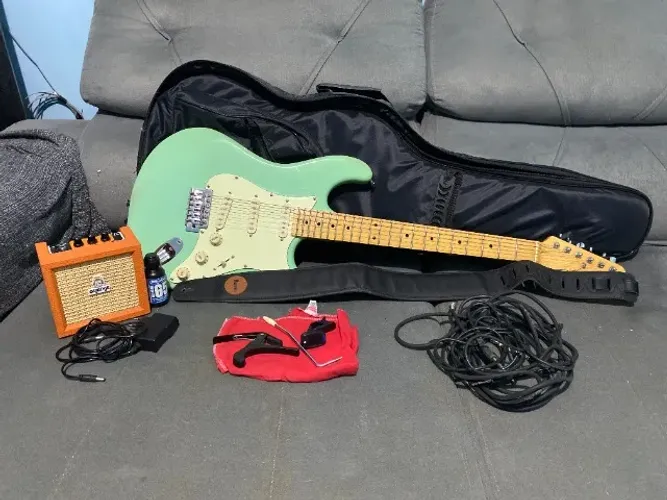 Guitarra Tagima Stratocaster Woodstock Tg530 + Orange Crush mini + acessórios