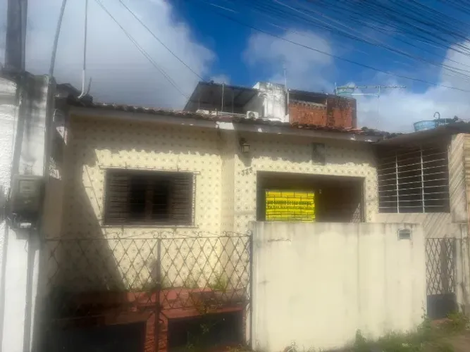 ALUGA SE CASA EM SAN MARTIN, 03 QUARTOS