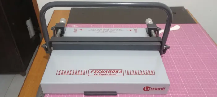 Fechadora Wire-O Lessane A4 Profissional - Excelente Estado 