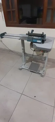 Máquina de cortar e enrolar viés 