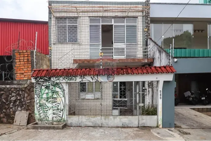 Casa de dois andares na José Bonifácio