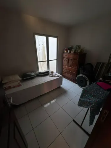 CASA SOLTA Á VENDA- PARQUE ATHENAS