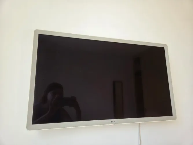 Smart TV 32" LG Branca
