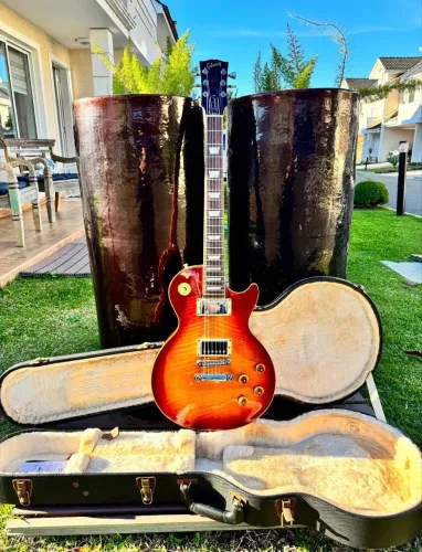 Gibson® Les Paul Standard Premium Plus (2008 American Model) - AAA Flame Top Edition