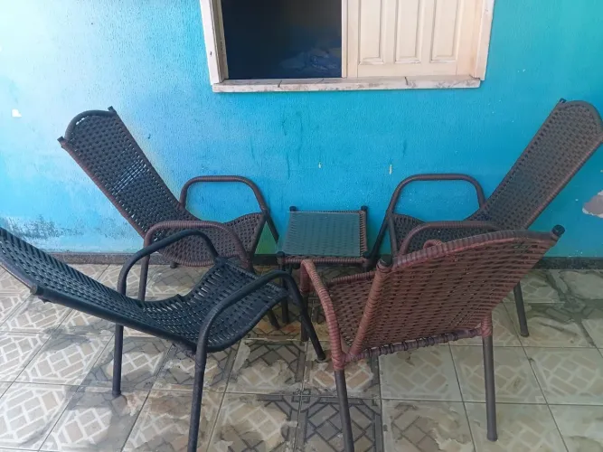 Conjunto de cadeiras com centrinho para área externa