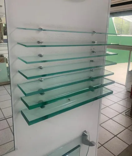 Prateleira de vidro